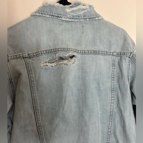 Women’s Denim Jean Jacket Distressed Light blue wash Oversized Size Small NWT - Picture 4 of 15